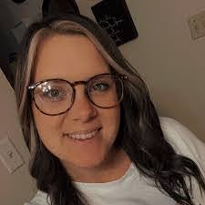 Sandra Mcclanahan's Instagram, Twitter & Facebook