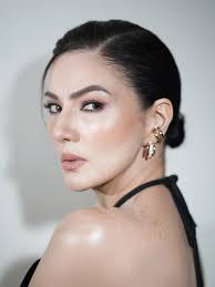 About last night 💙….since I'm working tom we decided to celebrate my bday  last night. 🎂🎊🎈🍷 my heart is full 💕 thank you to my family. I love you  all! Missing you