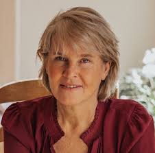 Janice Collum's Instagram, Twitter & Facebook