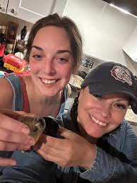 Patsy Luna's Instagram, Twitter & Facebook