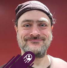 Canada's Dana Glowacka can hold the abdominal plank position for an  astonishing 4 hrs 19 mins and 55 seconds 💪