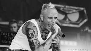 Keith flint, vocalist with the prodigy, has died at the age of 49. Rest In Base Prodigy Frontmann Keith Flint Stirbt Mit 49 Jahren Kultur Dw 04 03 2019