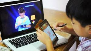 Globalisasi membawa dua dampak bagi kehidupan sosial budaya masyarakat. Contoh Dampak Globalisasi Pada Remaja Kerkosa