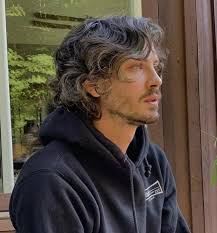 Logan Lerman czy Aaron Taylor-Johnson? : r/VindictaRateCelebs