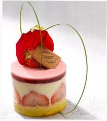 Epingle Par Nathalie Farran Sur Plating Molecular Gastronomy Presentation Patisserie Desserts Aux Fruits Desserts