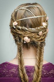Bob cuts look terrific on naturally fine hair, even more so on a blonde bob, where the illuminating color accentuates layers. 1001 Ideas For Stunning Medieval And Renaissance Hairstyles