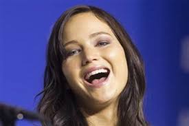 Jennifer lawrence's katniss everdeen appeared to mime getting 'shot' on the set of the hunger games: Jennifer Lawrence Terinspirasi Karakter Katniss Hunger Games Antara News