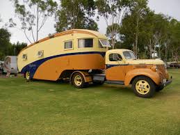 The Legendary Grace Bros 1949 Built Highway Palace Via Vintage Caravan Magazine S Facebook Page Alte Trucks Vintage Camper Allrad Wohnmobil