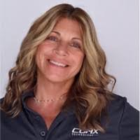 Michelle Mayle's Instagram, Twitter & Facebook