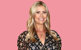 Fans were shocked when real estate gurus christina anstead and tarek el moussa filed for. Christina Anstead Shares Super Relatable Mom Quotes About Being A Hot Mess Since Welcoming Newborn Son Hudson