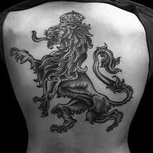 50 Lowe Rucken Tattoo Designs Fur Manner Mannliche Grosse Katze Tinte Ideen Tattoo Rucken Tattoo Designs Herren Stil