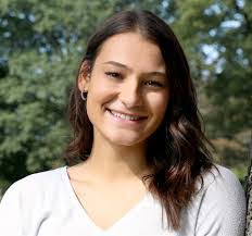 Mary Piatt's Instagram, Twitter & Facebook