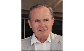 Walter Helbig's Instagram, Twitter & Facebook