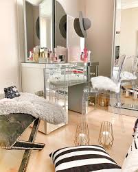 Yatak odası dolabı fiyatları ve özelliklerini karşılaştır kategori & marka ayrıştırması ile en uygun yatak odası dolabı fiyat avantajını yakala! Ayna Kapakli Dolap Modelleri Ozgun Tasarimlar Ev Gezmesi