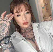 Hello, I've just moved here a few months ago and I'm looking for a good  recommendation of a tattoo place/artist. Thank you 😊