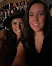 Single 27 from Illinois looking for friends or a relationship