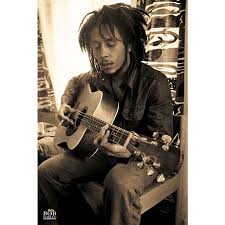 Shop this rastafarian music poster today at posterservice. Bob Marley Poster Gitarre Poster Grossformat Jetzt Im Shop Bestellen Close Up Gmbh