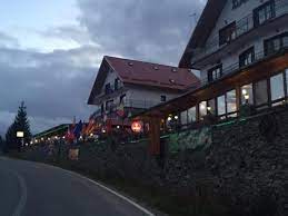 Mic dejun (30 lei/pers/zi), prânz (55 lei/pers/zi), cină (50 lei/pers/zi), demipensiune (80 lei/pers/zi) și pensiune completă (135. Pensiunea Alpina Casi Spa PÄltinis Precios 2021 Actualizados