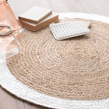 Große teppiche, zum beispiel mit 250 cm durchmesser sind ideal für weitläufige oder offene räume. Pin En Textiles