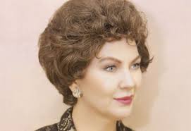 QnA with singer Sue Lowry who performs Patsy Cline songs when she comes to  Nairn