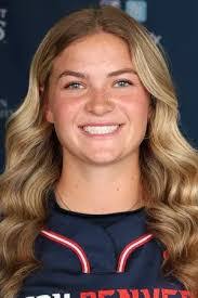 Ruth Geist's Instagram, Twitter & Facebook