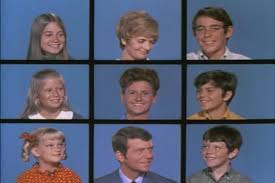Jan is shown to be very jealous of her beautiful popular older sister marcia. Characters The Brady Bunch Wiki Fandom