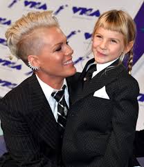 Popstar pink gave birth to her first child with husband carey hart earlier this month and they named their daughter willow sage. Pink Won T Grow Out Her Hair And The Reason Why Is So Heartwarming Pink Singer Hairstyles Buzzed Hair Women Pink Singer