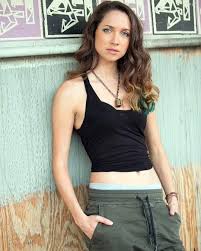 Maiara walsh plays mia valdez on season 5. Picture Of Maiara Walsh