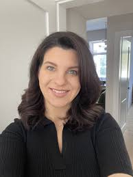 Can I change trains en route to Maastricht without extra cost?