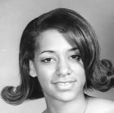 Jane Scholl's Instagram, Twitter & Facebook