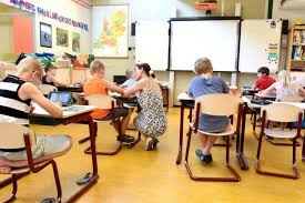 Introductions behaviorism and applied behavioral analysis behavior abcs functions of behavior teaching alternative behaviors effective instructions and reinforcement the home environment slideshow. What Is The Behavioral Learning Theory
