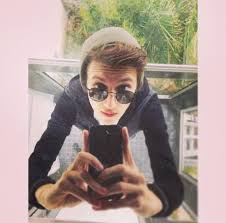 Pin By Florencia Luciano On Youtube Take Over Troye Sivan Troye Sivan Songs Troyler