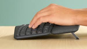 Es gibt aber auch andere funktionsprinzipien. Ergonomische Tastatur Im Test Logitech Erfullt Auch Kleine Wunsche Golem De