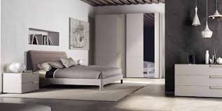 Le camere arredissima premiano la praticità e l'essenzialità estetica, due caratteristiche sempre più apprezzate, soprattutto in contesti urbani e contemporanei. Camera Da Letto Moderna Style Arredamenti Franco Marcone