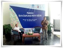 Nah, untuk semakin menonjolkan suasana hangat dan istimewa guna menyambut idul fitri kali ini, anda bisa mengambil inspirasi desain interior ala maroko. Batik Pelengkap Keindahan Dan Pola Dekorasi Halaman 1 Kompasiana Com