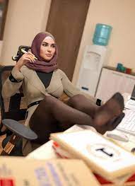 Hijabi at the Office [VforVendettaV] - Porn Comic
