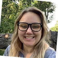 Heather Redenius's Instagram, Twitter & Facebook