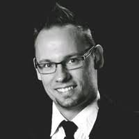 Leslie Brzozowski's Instagram, Twitter & Facebook