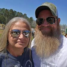 White Chocolate Strawberry Swirl Cake Ingredients: ⚠️𝗙𝘂𝗹𝗹 𝗥𝗲𝗰𝗶𝗽𝗲  𝗪𝗮𝗶𝘁𝗶𝗻𝗴 𝗬𝗼𝘂 𝗛𝗲𝗿𝗲:👇🏼🙏  https://www.recipesamys.com/white-chocolate-strawberry-swirl-cake-recipe/