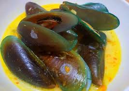 Cuci kerang tersebut hingga bersih dan rebus hingga semua cangkang terbuka. Resep Kerang Hijau Kuah Kuning Pedas Yang Enak