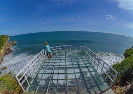 Menikmati Birunya Laut Jogja Dari Atas Teras Kaca