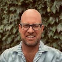 Mark Earles's Instagram, Twitter & Facebook