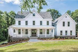 The Best Classic White Farmhouse Inspiration White Farmhouse Exterior Farmhouse Style House House Exterior