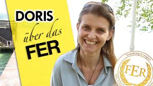 Nach dem abitur 1983 wurde sie schnell teil der hamburger musikszene.1985 nahm sie am popkurs hamburg teil. Ich Bin Wieder Mehr Ich Geworden Doris Decker Uber Das Fer Von Basisimpuls Youtube