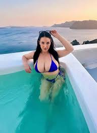 Worlds biggest adult star names special condition for getting with her  fans - Celebrity - LADbible