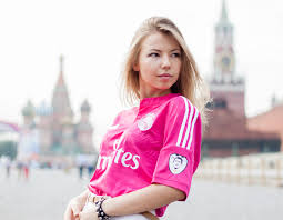 Grade ori lokal bahan jaket : Moscow Moskva Russia Real Madrid Away Shirt 2014 15 Golden Boy Badge Pink And White Meet Liza Showing Th Madrid Girl Football Shirt Designs Jersey Fashion