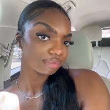 Mikayla Hayes's Instagram, Twitter & Facebook