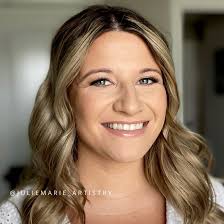 WHAT CAMERA DO YOU USE FOR CLIENT PHOTOS? ⬇️ . This is one of the most  popular questions I get amongst other makeup artists!! LET ME SHARE THE  SECRET. 📸 . I