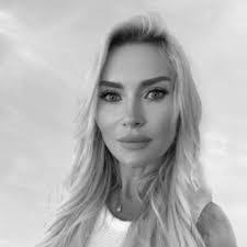 Angelica Gray's Instagram, Twitter & Facebook