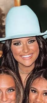 Amanda Theiss's Instagram, Twitter & Facebook